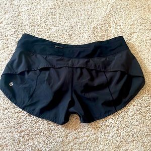 Lululemon speed up shorts 2.5”